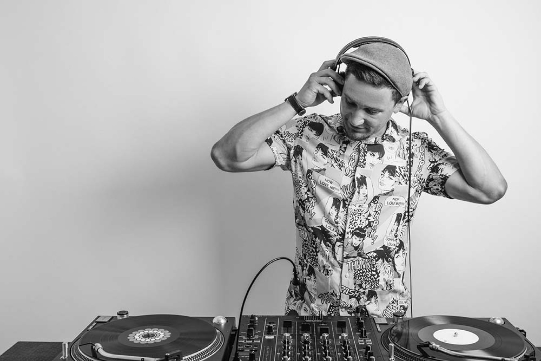 Grooves & Colors — DJ za vjenčanja i evente