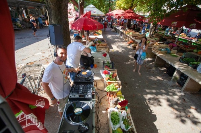 Galerija Groovoteka (1)